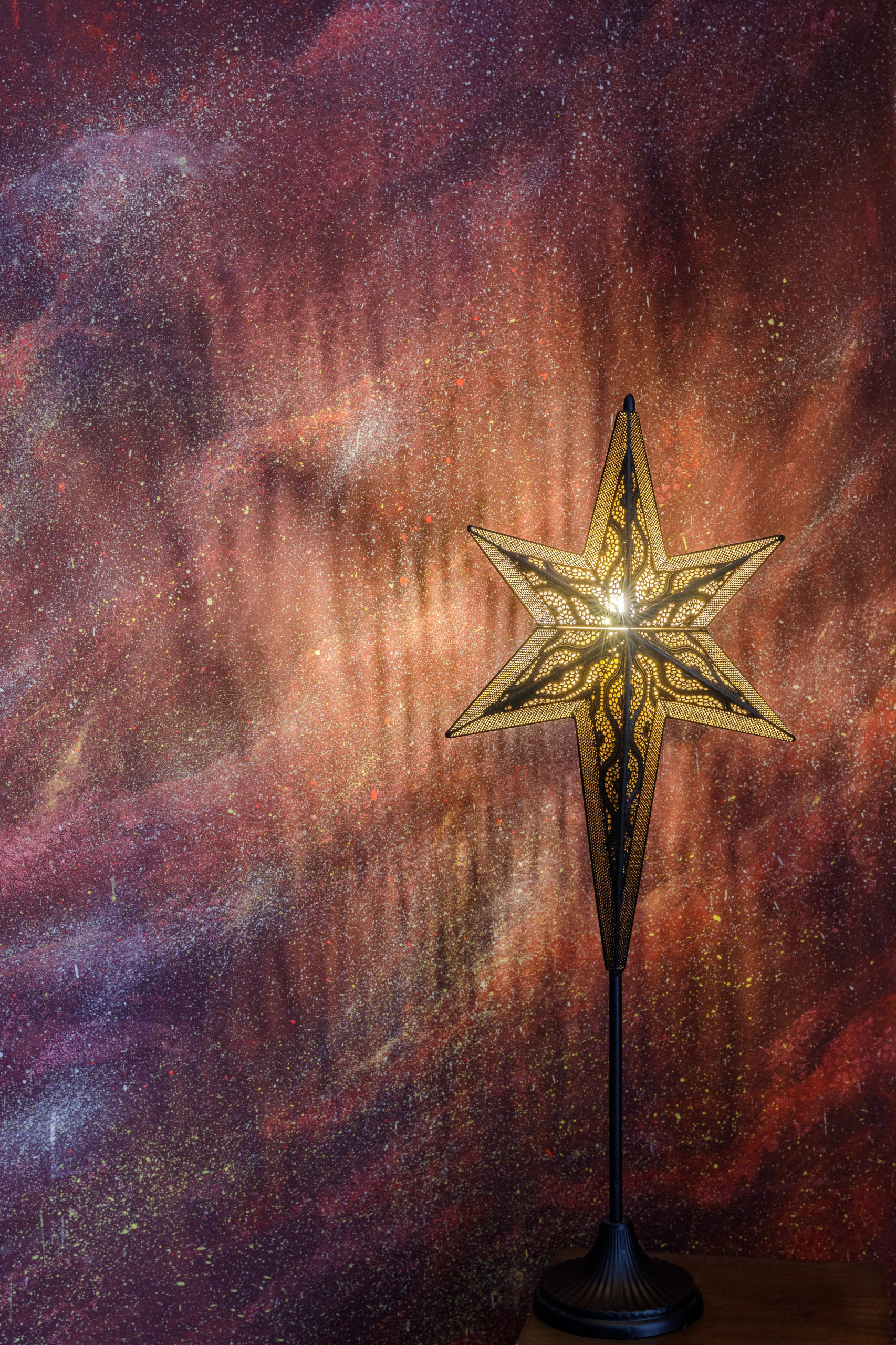 В гостях: «Нарисованный» дом или четыре стихии одного интерьера