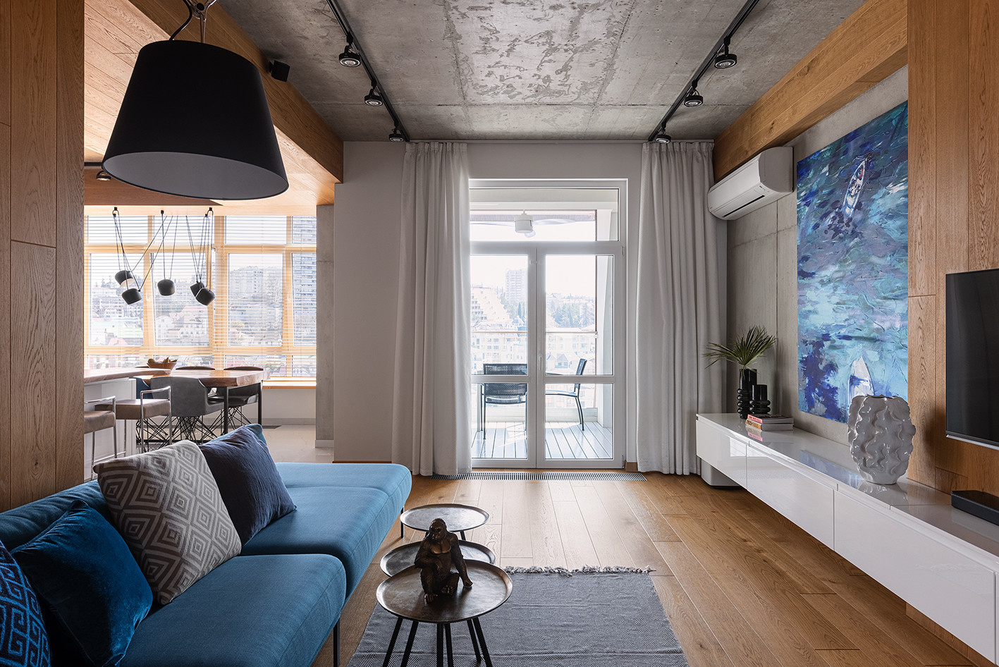 Houzz тур: Квартира в Сочи с акцентом на авторскую живопись