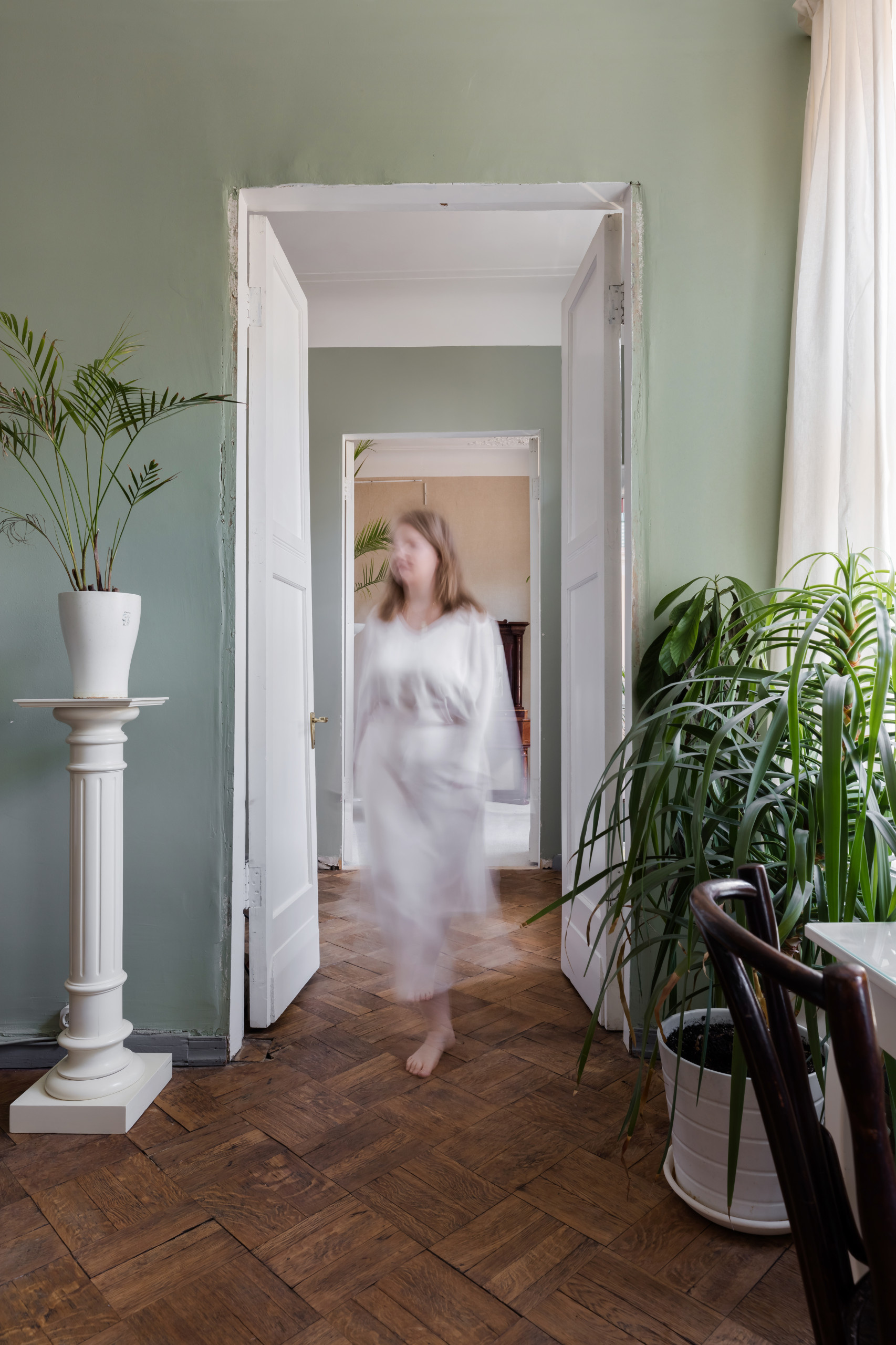 В гостях: Квартира в Петербурге – со слоном и антиквариатом