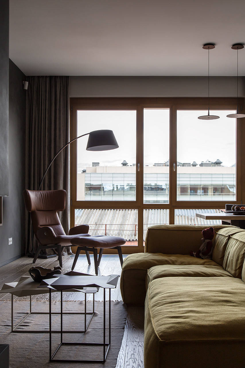 Houzz тур: Квартира с камином и деревянным панно ручной работы