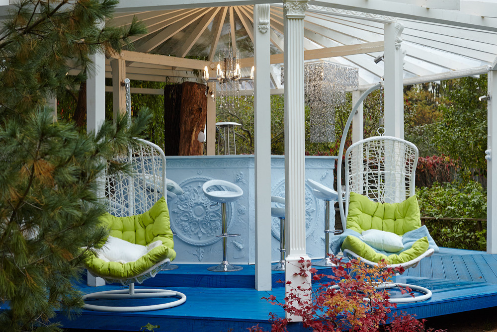 Проект недели: Беседка-кухня с лепниной и ажурными ширмами