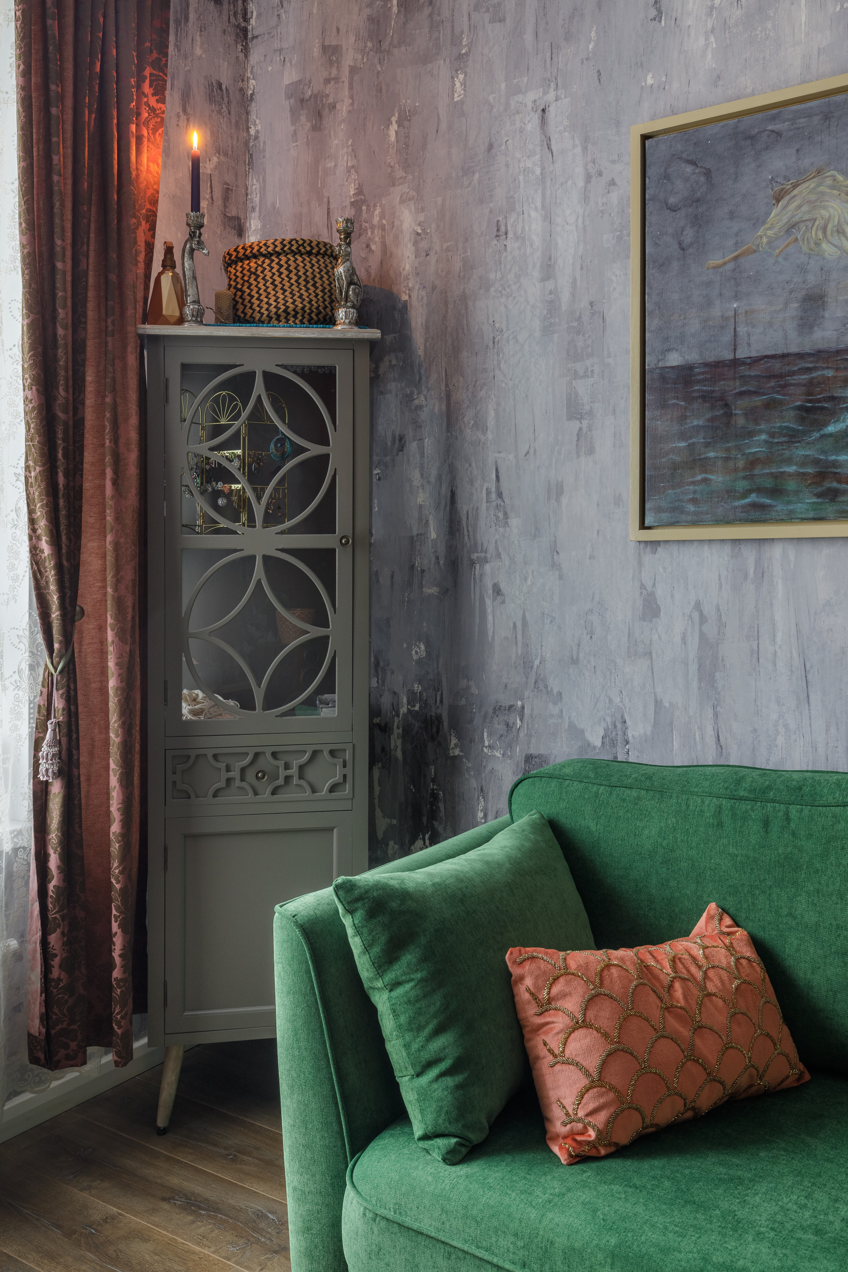 В гостях: «Нарисованный» дом или четыре стихии одного интерьера