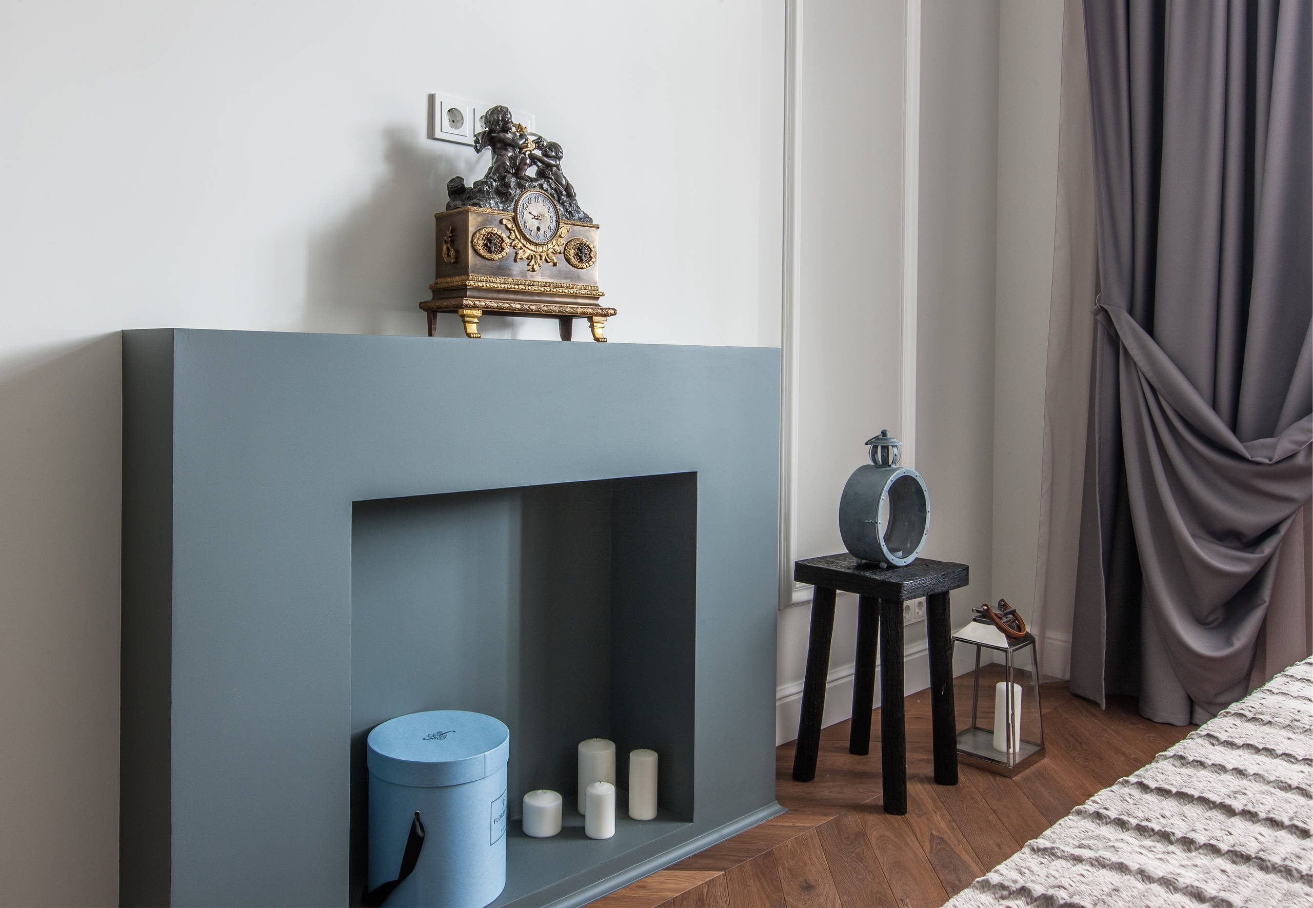 Houzz тур: Современная классика с зеркалами и открытым балконом