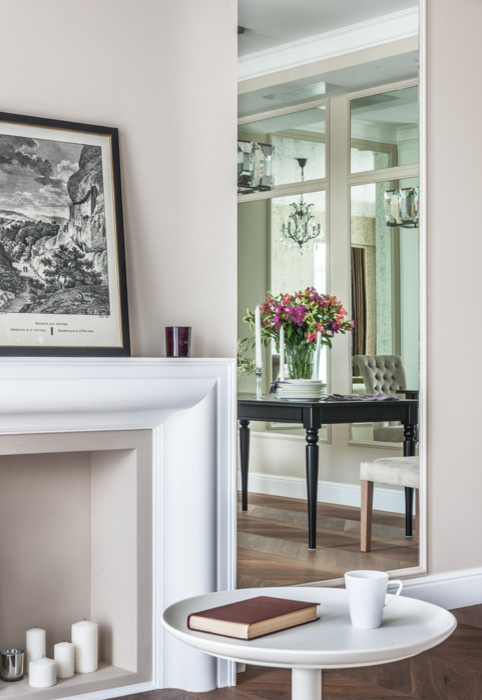 Houzz тур: Современная классика с зеркалами и открытым балконом