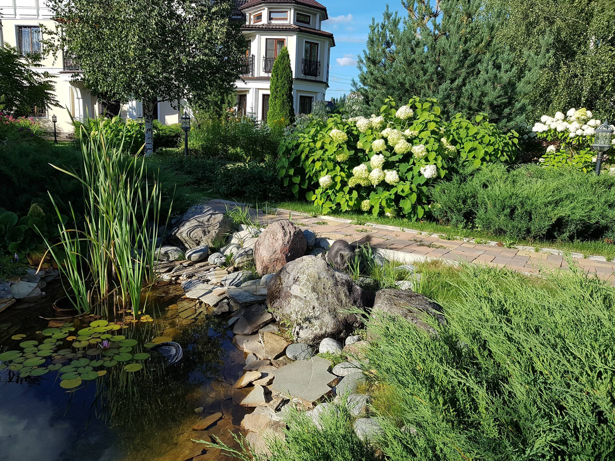 Проект недели: «Итальянский» сад с расписной лоджией при гараже