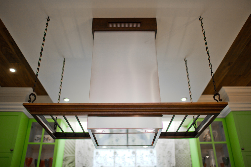 Houzz тур: Живописный дом у озера с качелями в холле