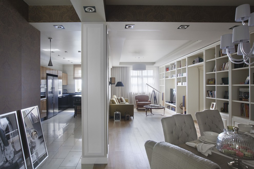 Houzz тур: Смелые обои и ванна-будуар в квартире нестандартной формы