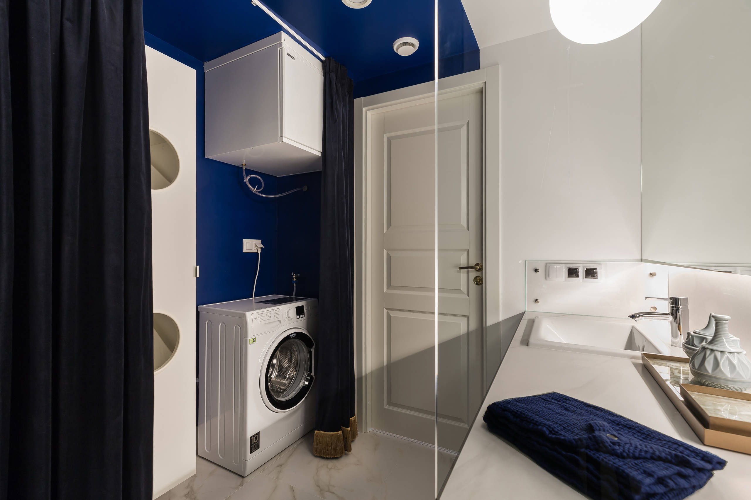 Просто фото: Как спрятать стиральную машину