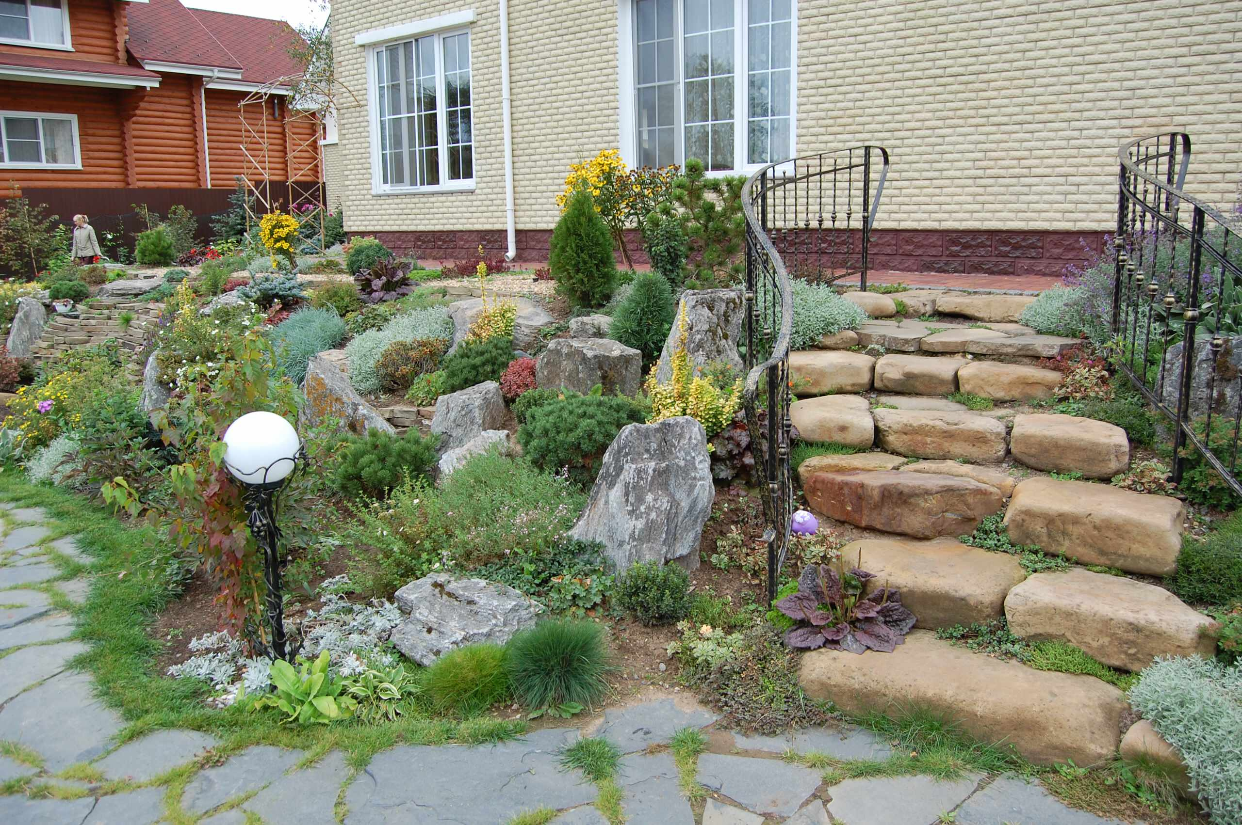 Проект недели: Сад, в котором дом «стоит» на цветнике