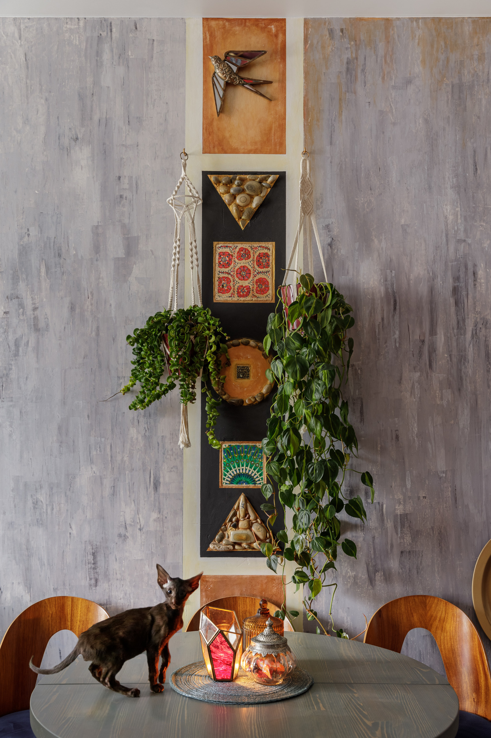 В гостях: «Нарисованный» дом или четыре стихии одного интерьера