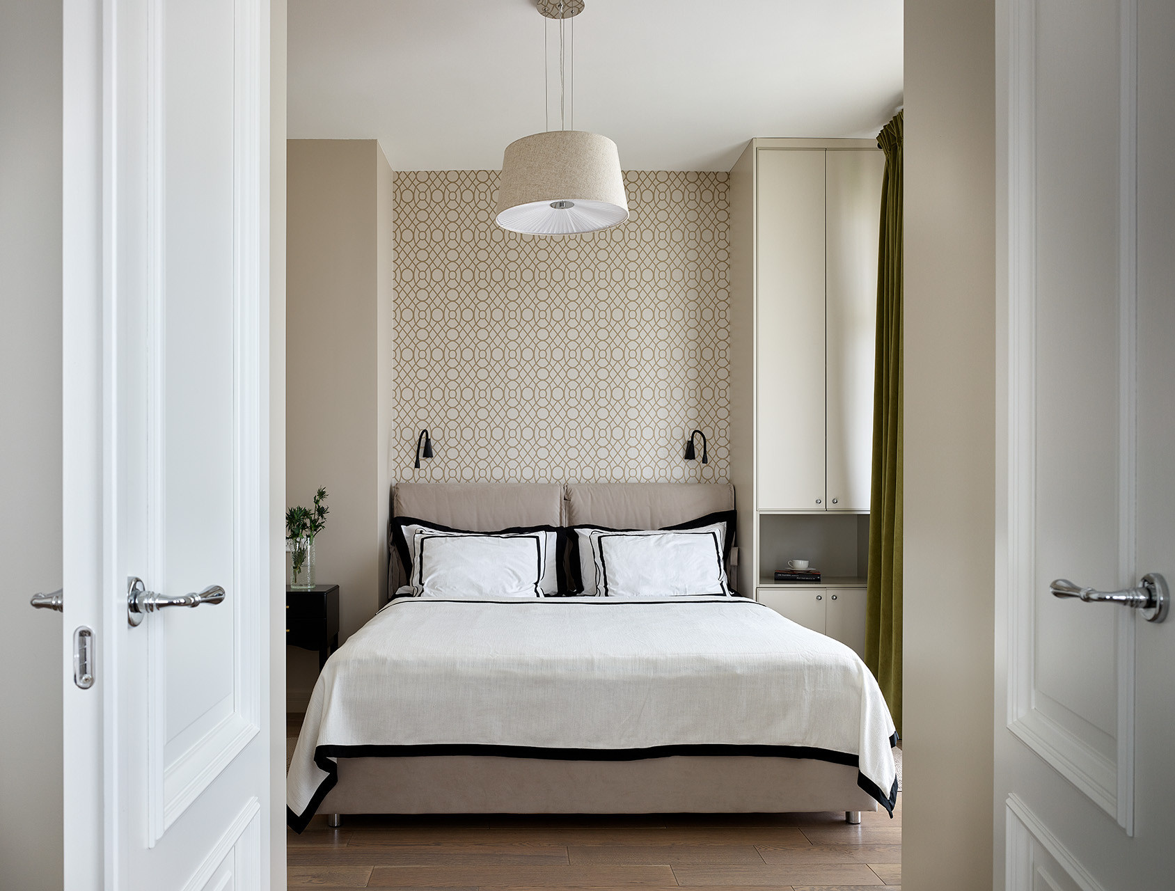 В гостях: Квартира с камином и открытым балконом