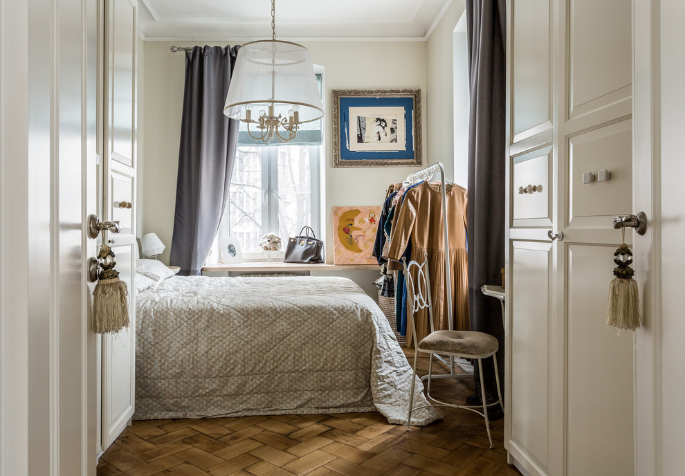 В гостях: Квартира на Патриарших в стиле «обшарпэ»