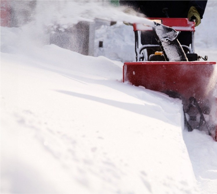 Как правильно: Решить проблему снега на участке