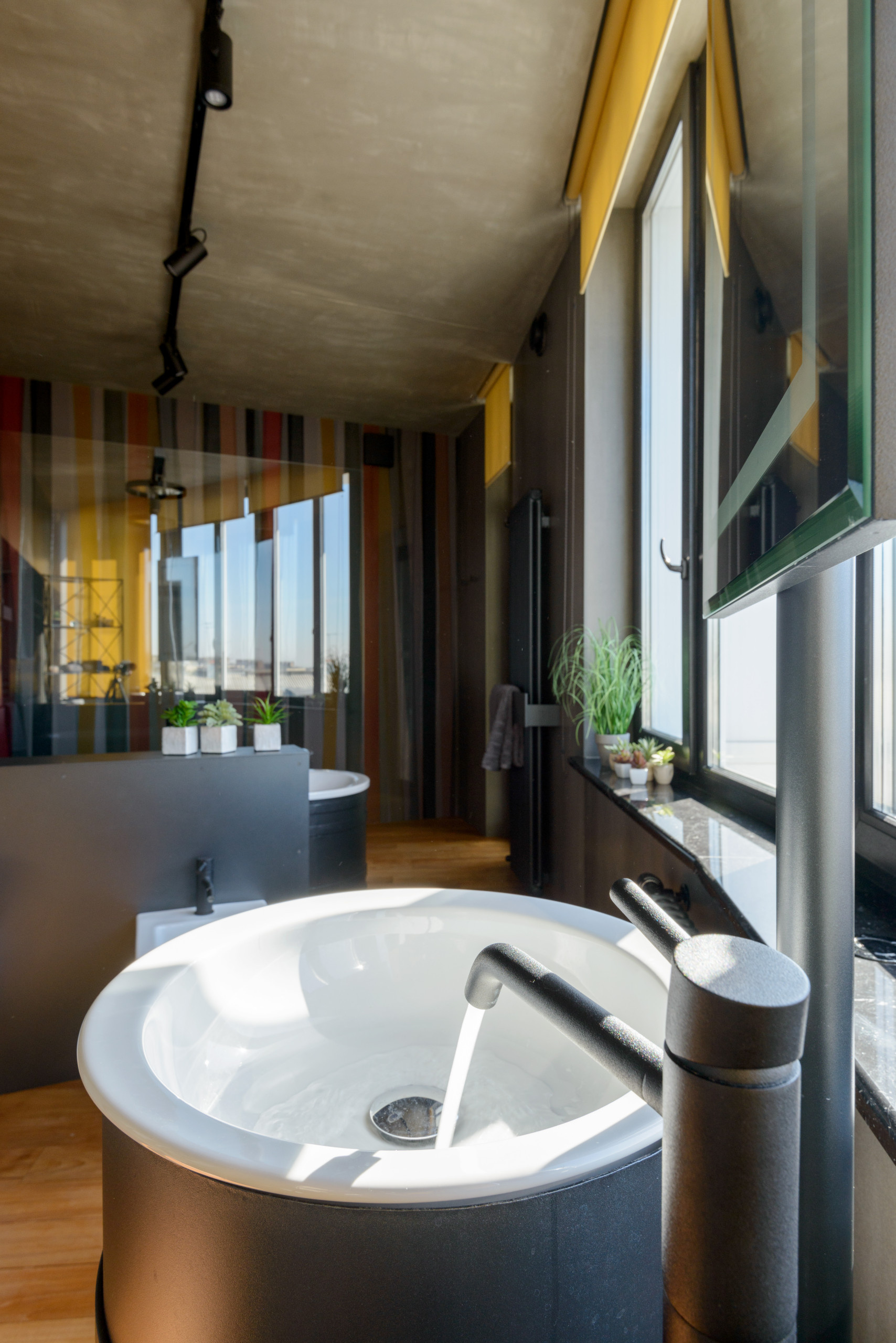 Houzz тур: Треугольная квартира в Новосибирске без стереотипов