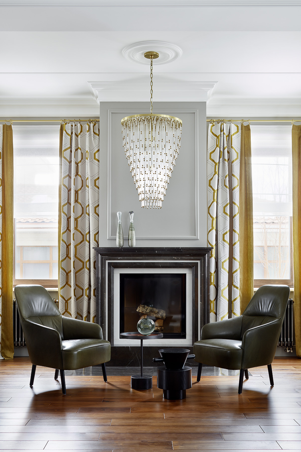 Houzz тур: Дом на Новой Риге с синей библиотекой