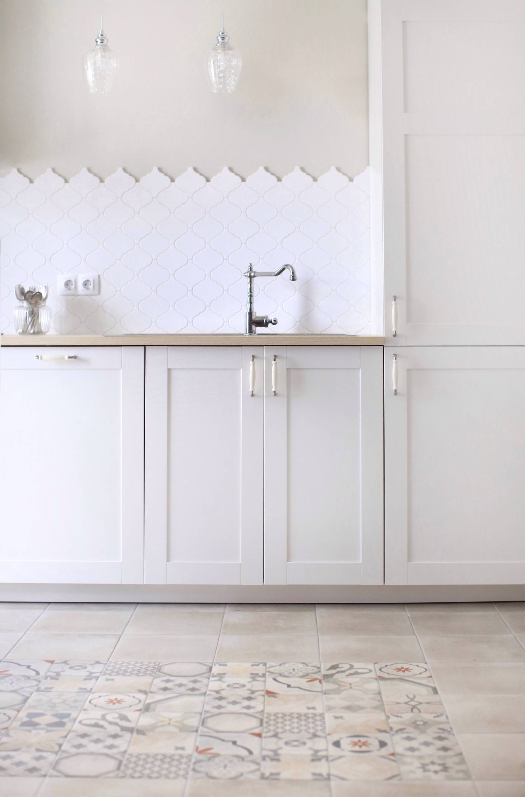 Просто фото: Фартук для белой кухни — 26 вариантов