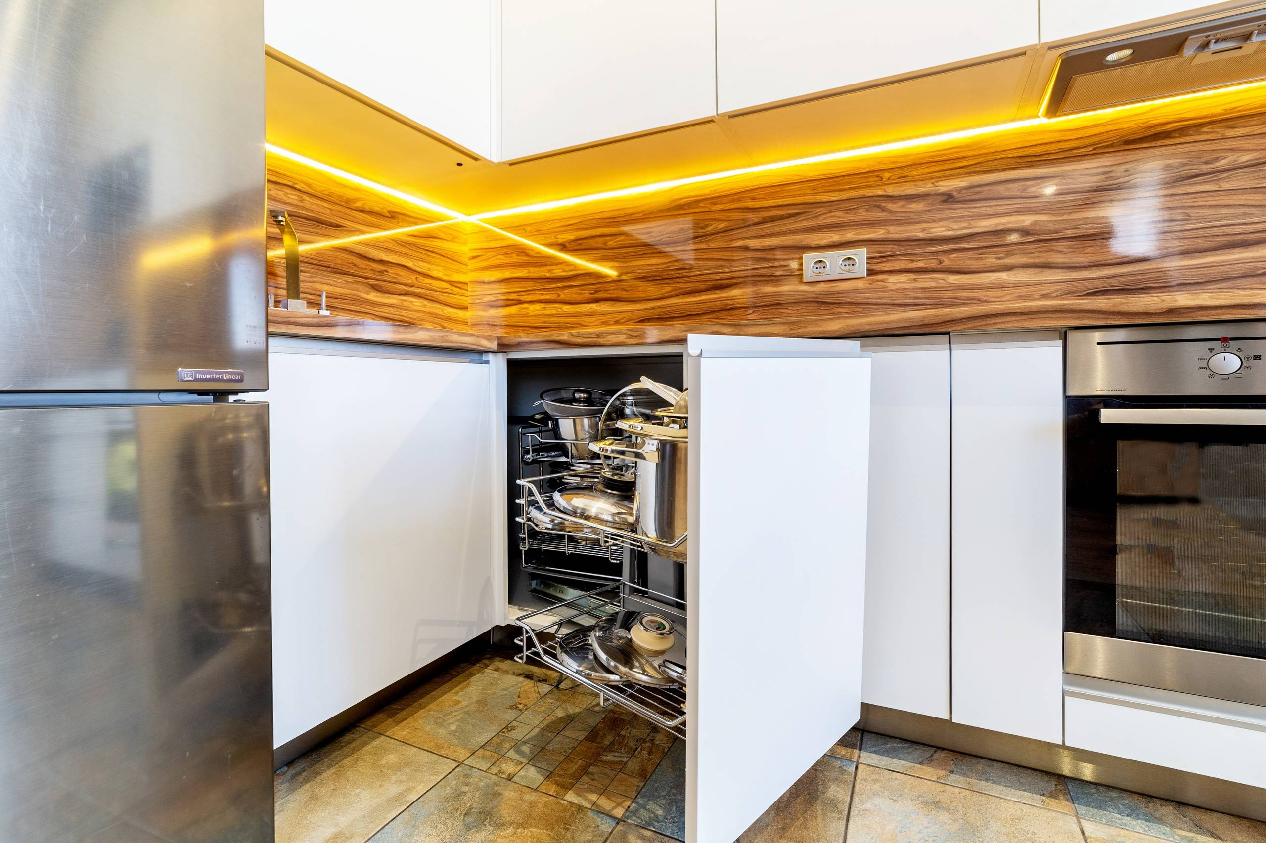 Вопрос: Стоит ли платить за дорогую кухонную фурнитуру