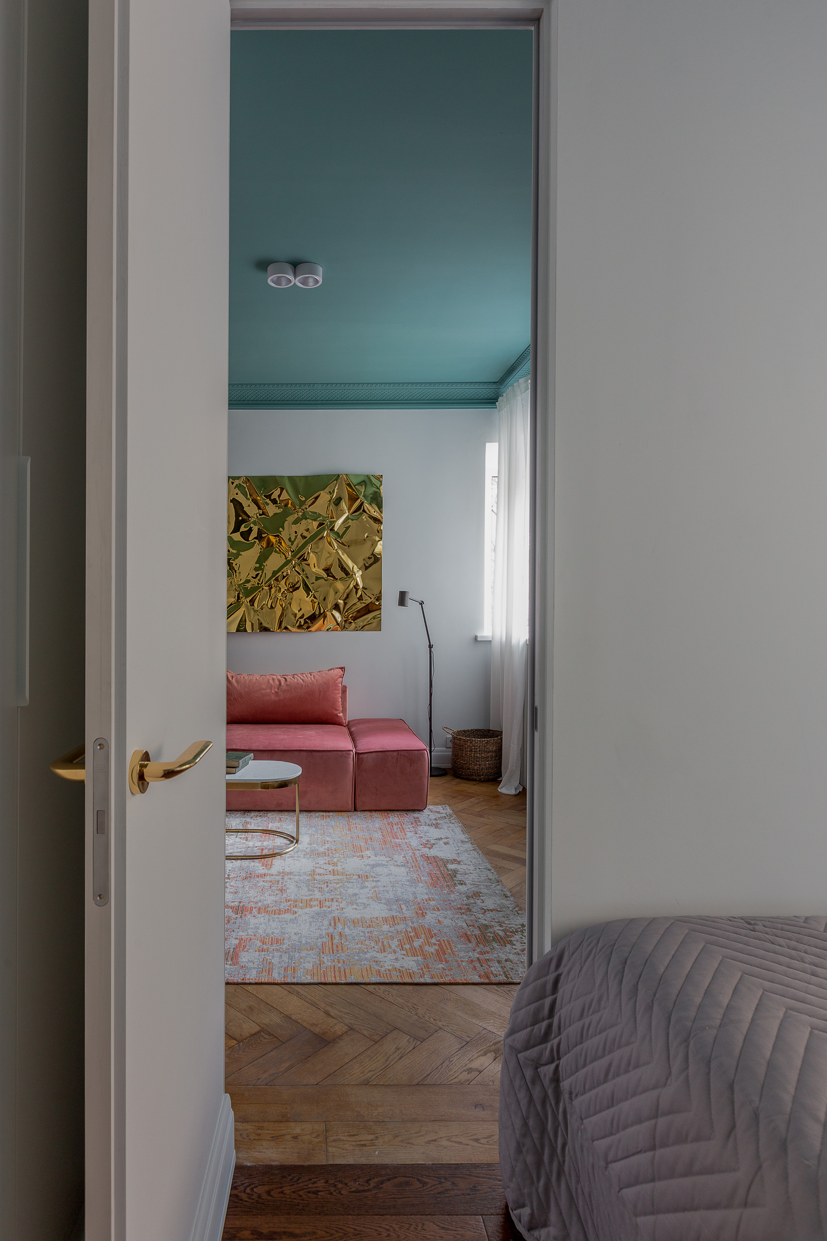 Дизайн-совет: Приемы превращения невысокого потолка в высокий