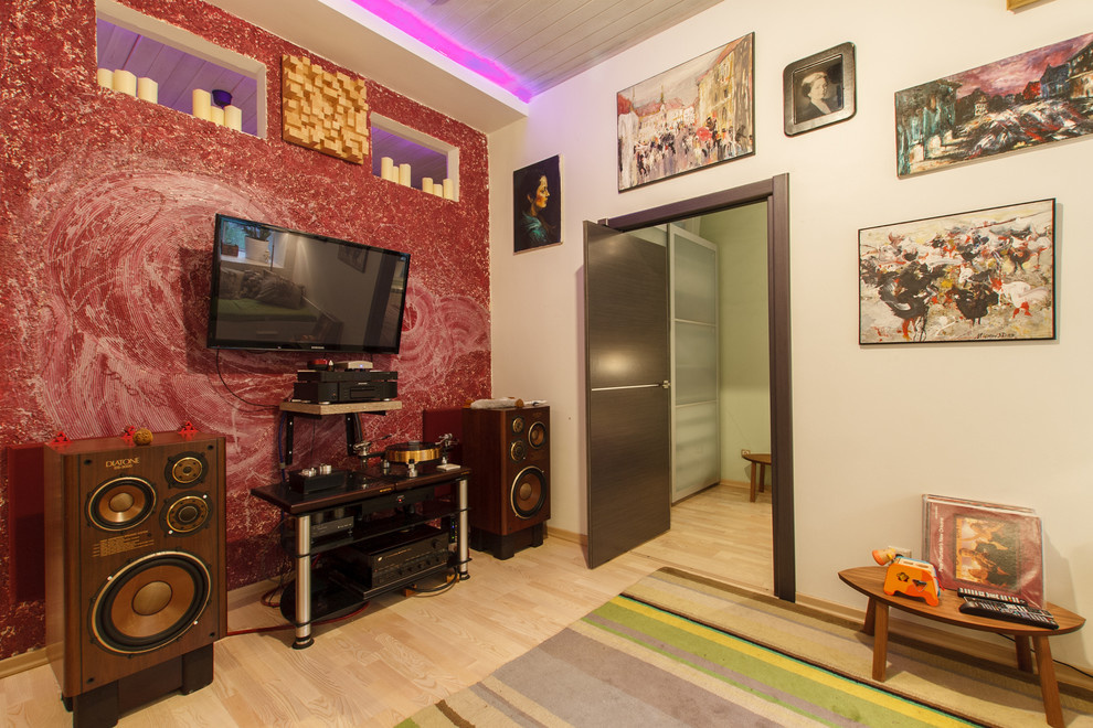 В гостях: Квартира с акустическим потолком и собранием Достоевского