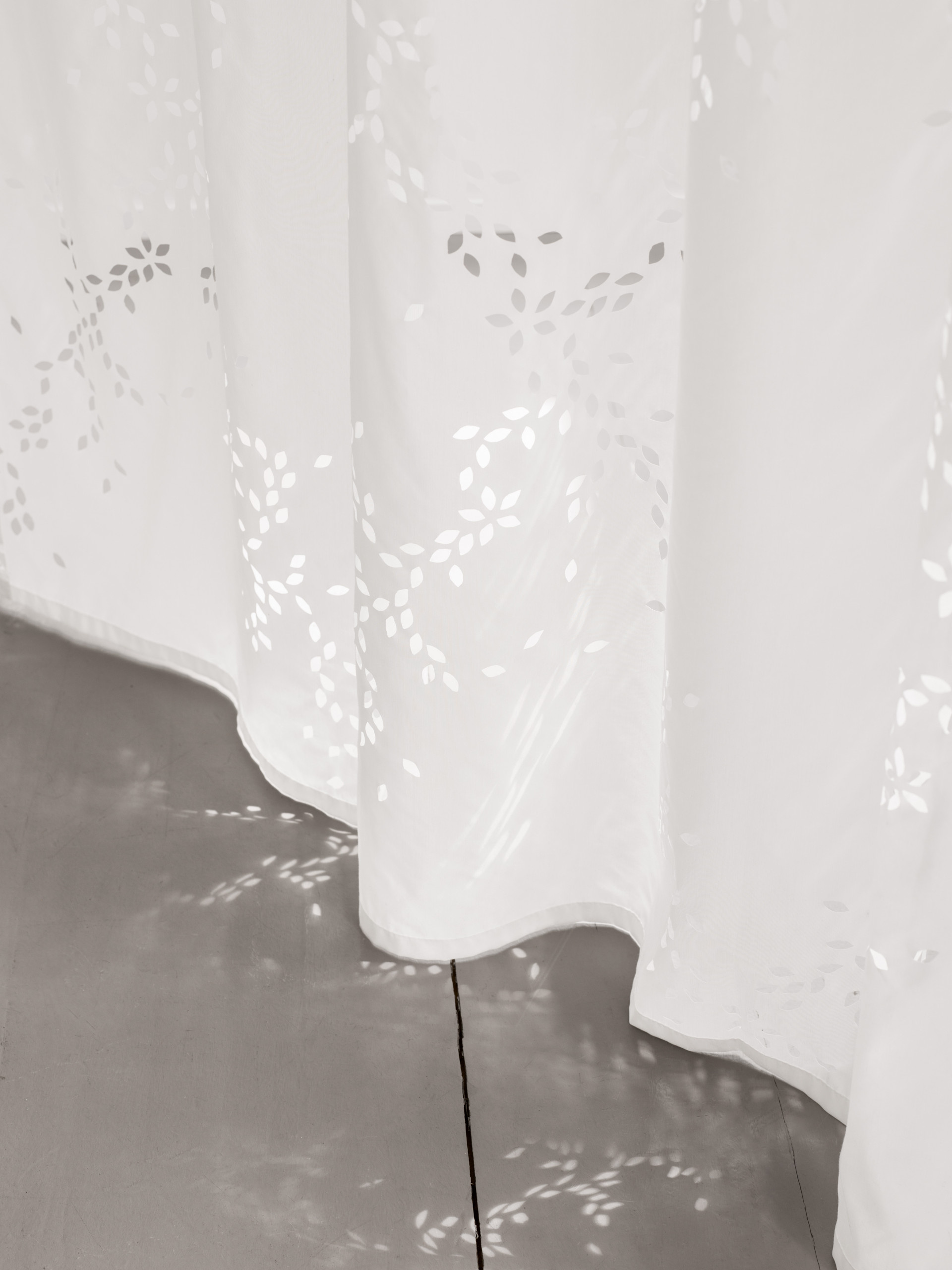 Вопрос: Как выбрать шторы, которые не пропускают свет?