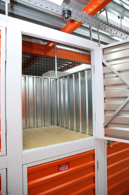 Как правильно: Выбрать склад для вещей