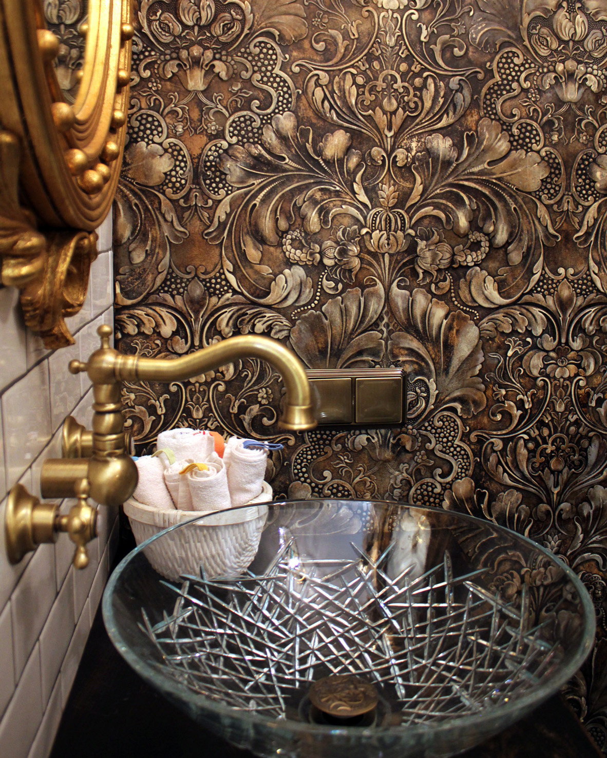 12 доказательств, что обои в ванной — это нормально