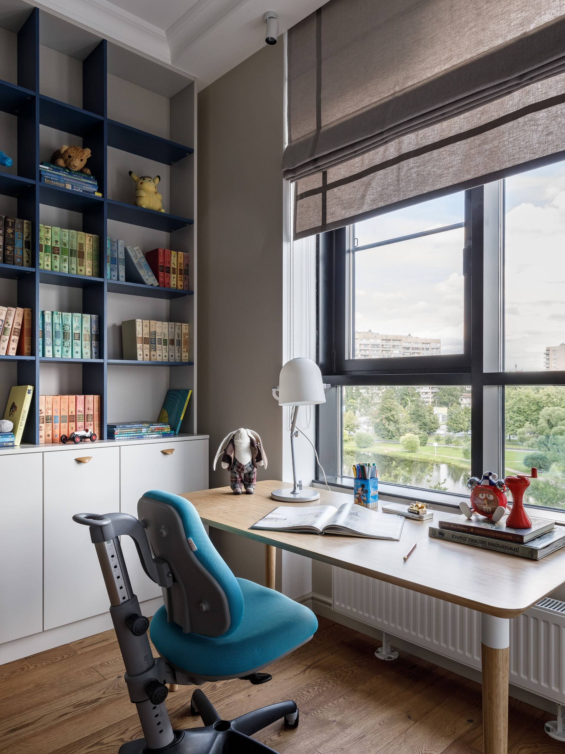 В гостях: Светлая неоклассика в Петербурге — с видом на озеро