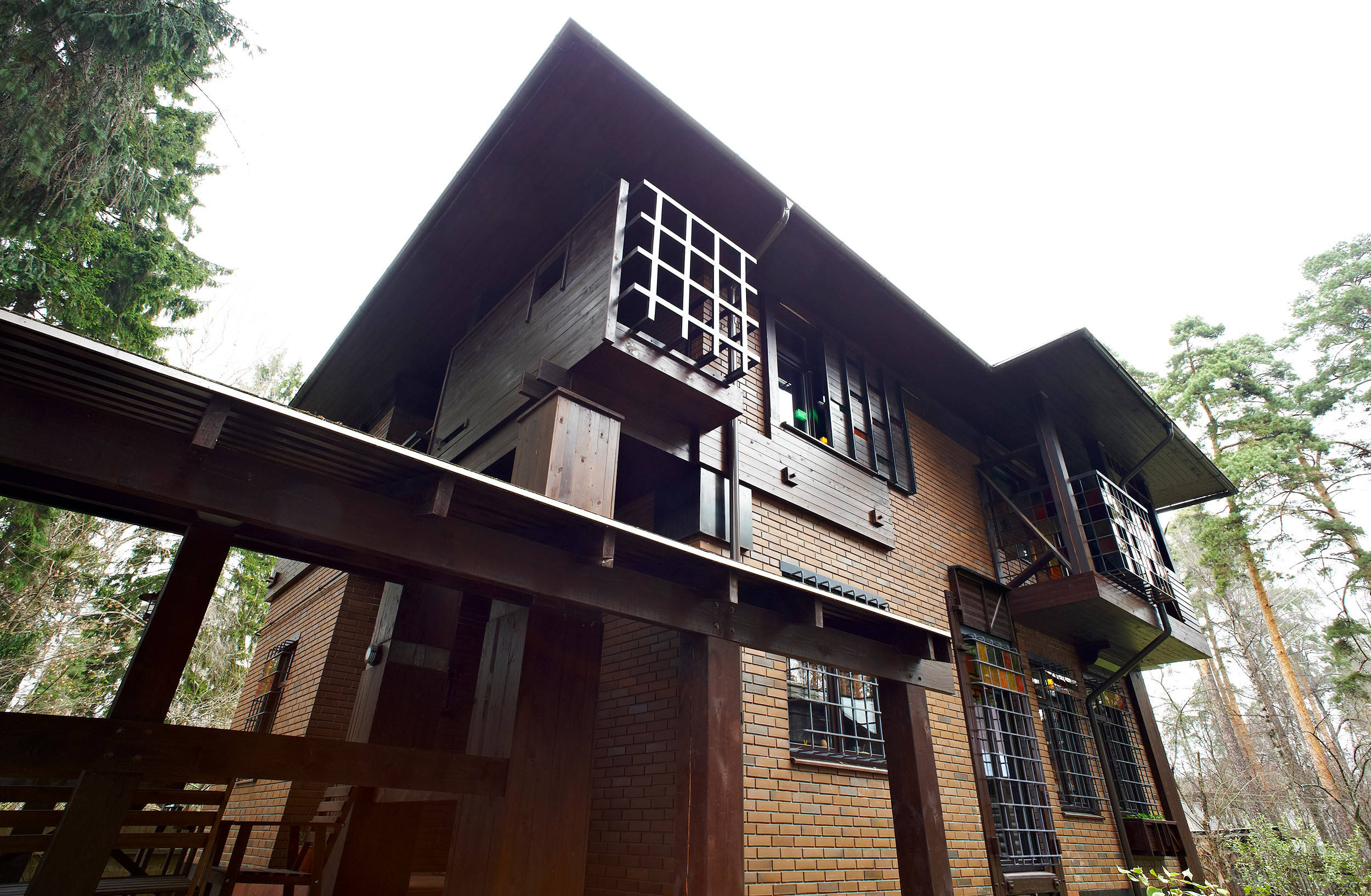 Архитектура: Дом в Мамонтовке, который впитал свое окружение