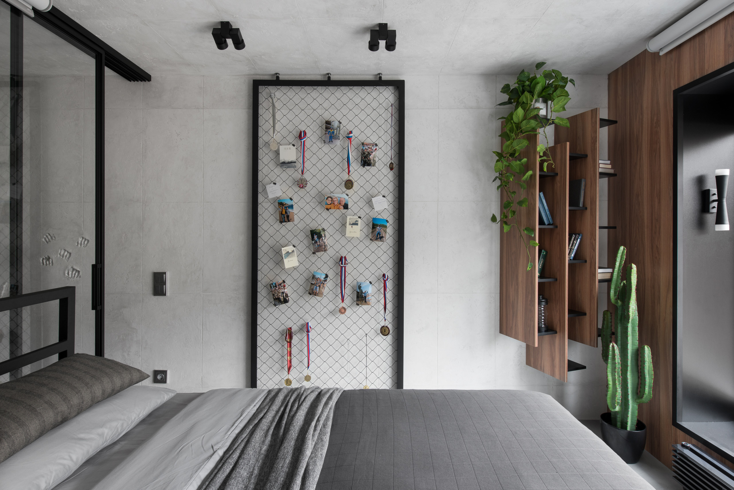 Фотоохота: 15 стеллажей с нестандартным рисунком полок