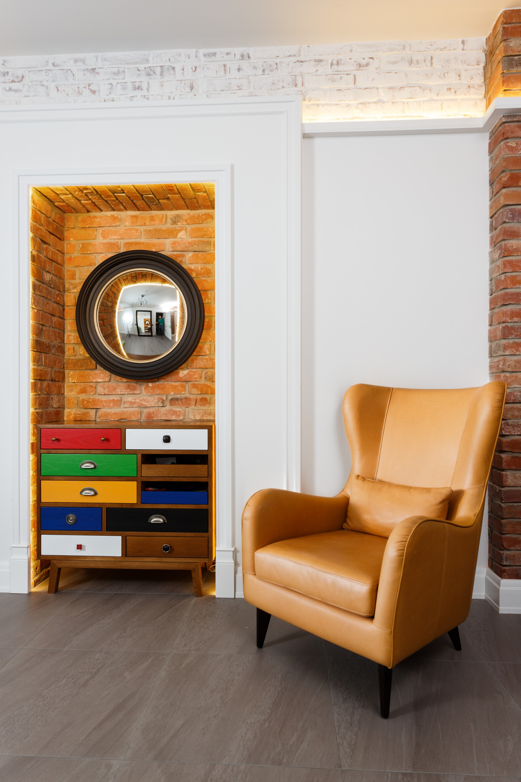 Houzz тур: Бирюзовая волна на сером песке в квартире в Калининграде