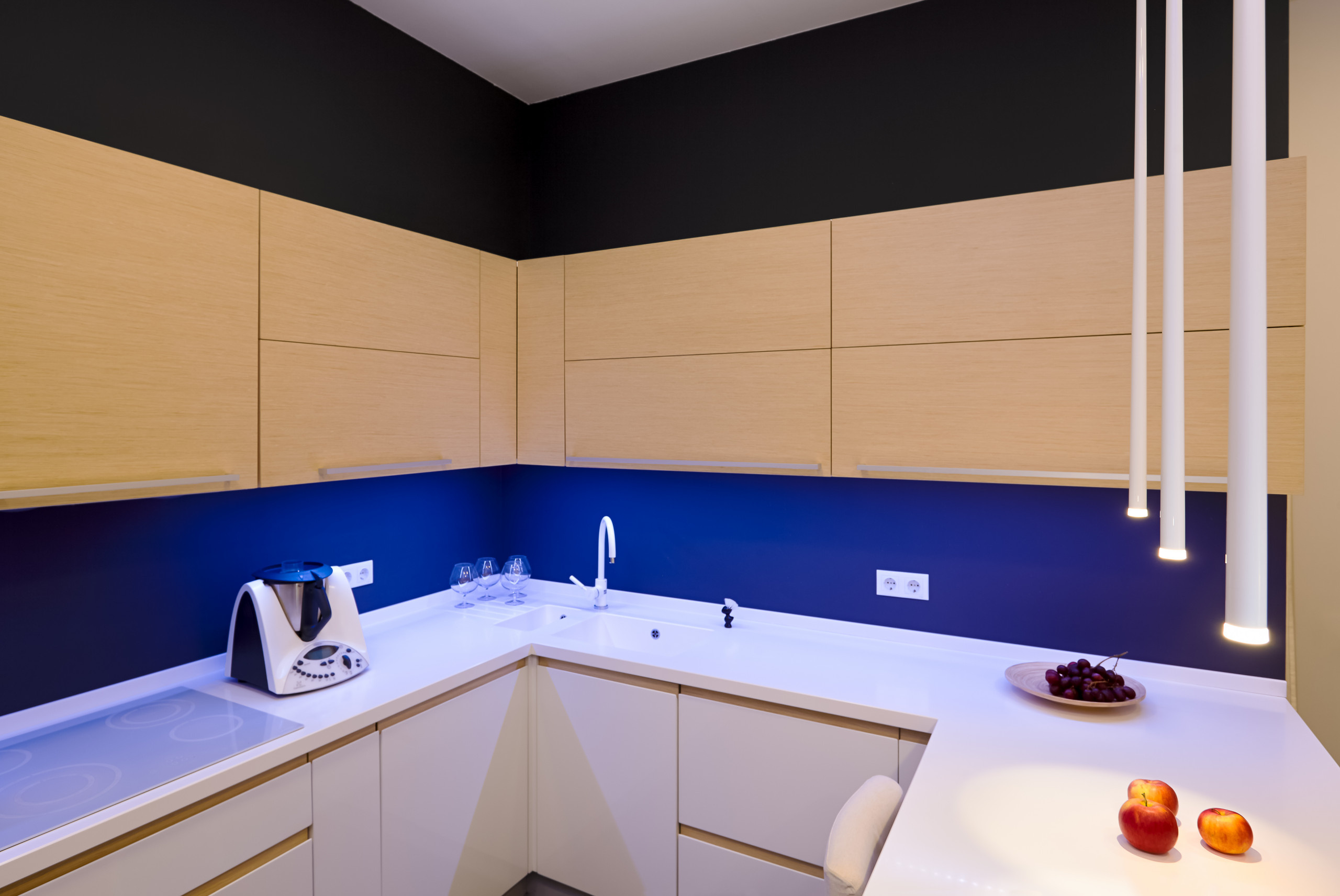 Houzz тур: 50 оттенков белого и игра искусственного света