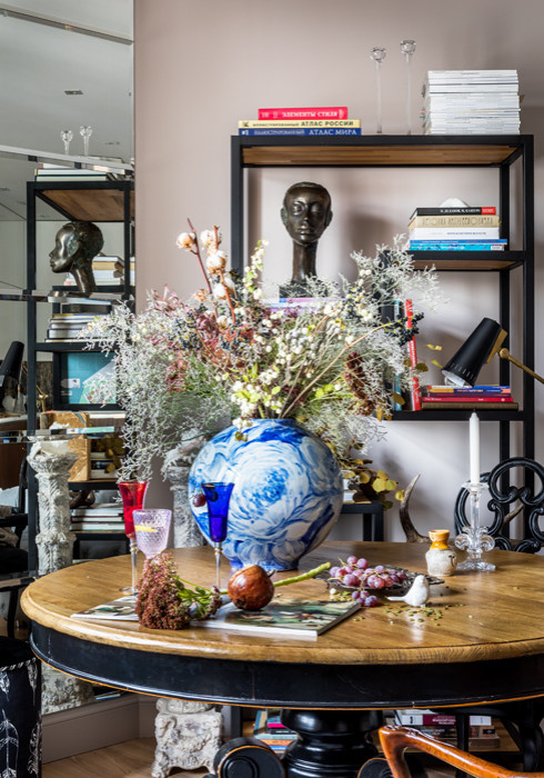 В гостях: Квартира дизайнера — с золотым троном