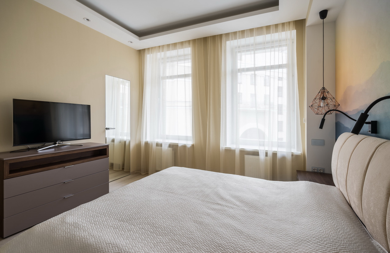 Houzz тур: Оникс, медь и зеркала в центре Петербурга