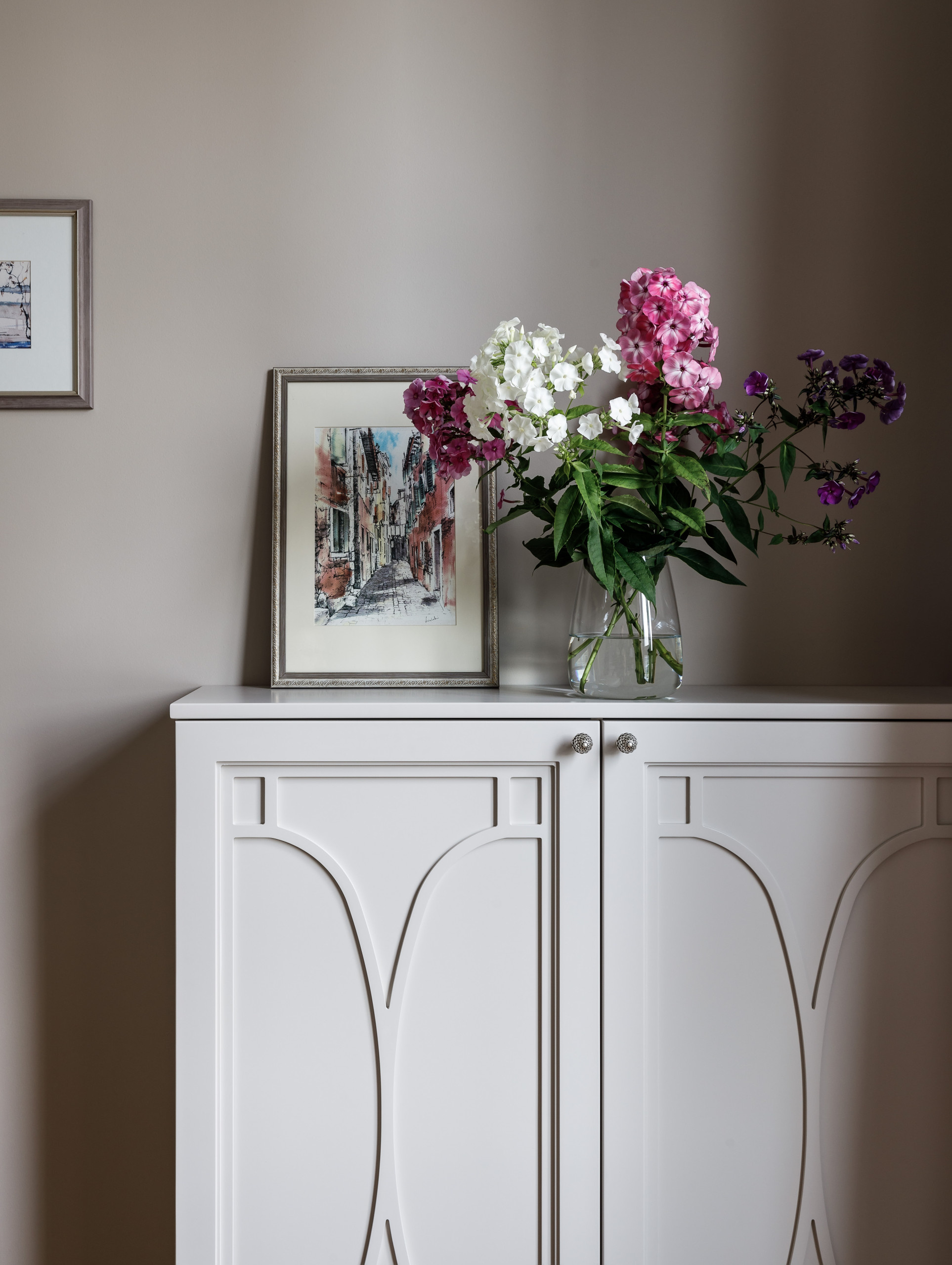 В гостях: Светлая неоклассика в Петербурге — с видом на озеро