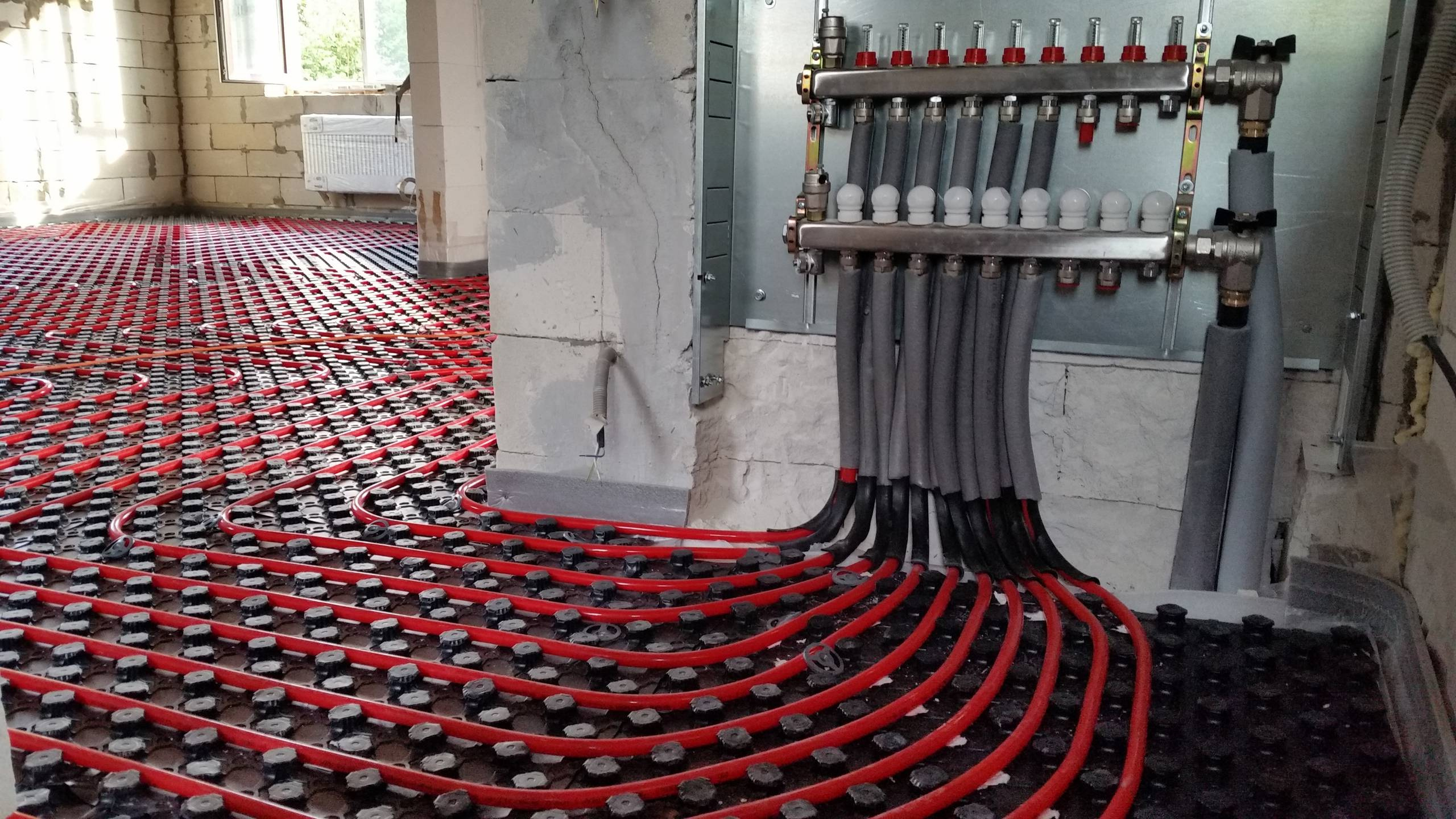 Вопрос: Как «умный дом» экономит электричество