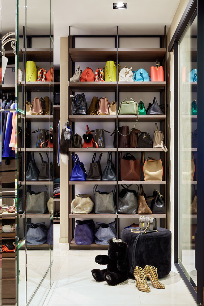 Дизайн-дебаты: Зачем встраивать мебель под потолок