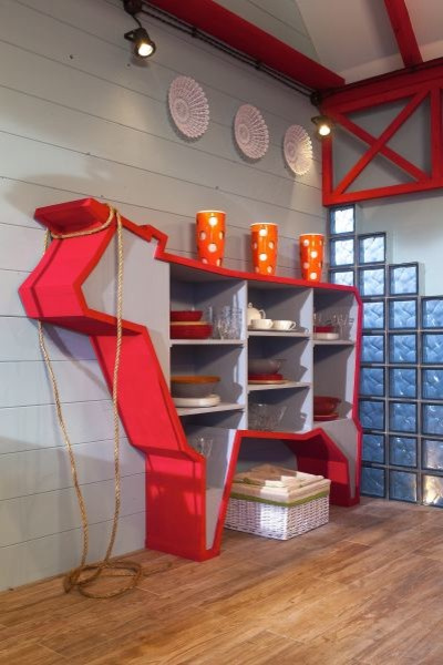 Веранда недели: Летняя терраса в фольклорном стиле на подмосковной даче