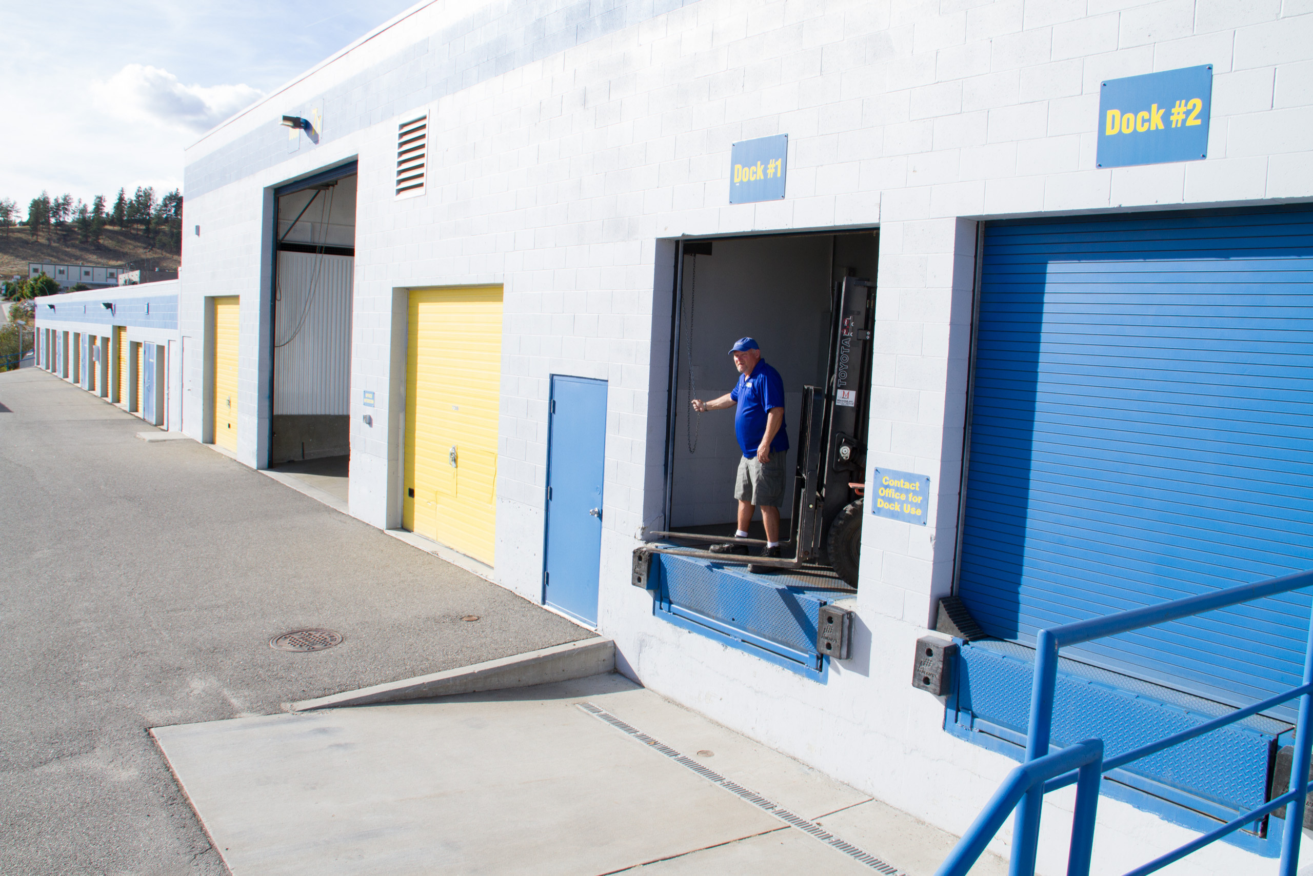 Как правильно: Выбрать склад для вещей