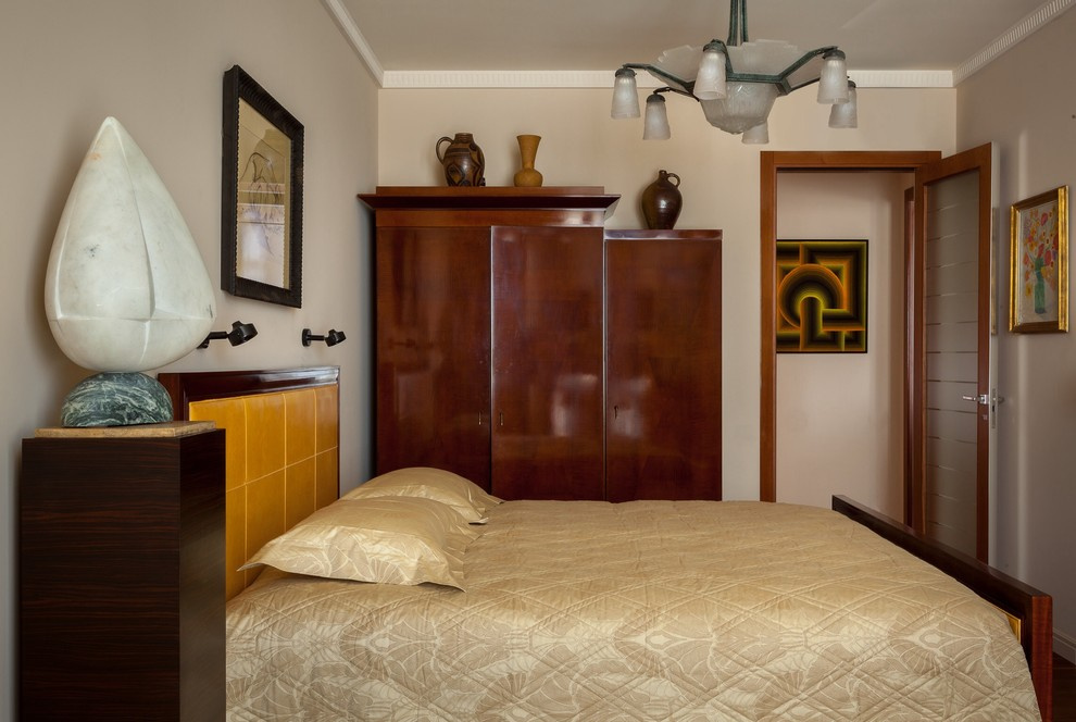 Houzz тур: Квартира с комодом эпохи ар деко и мотивом Эркюля Пуаро