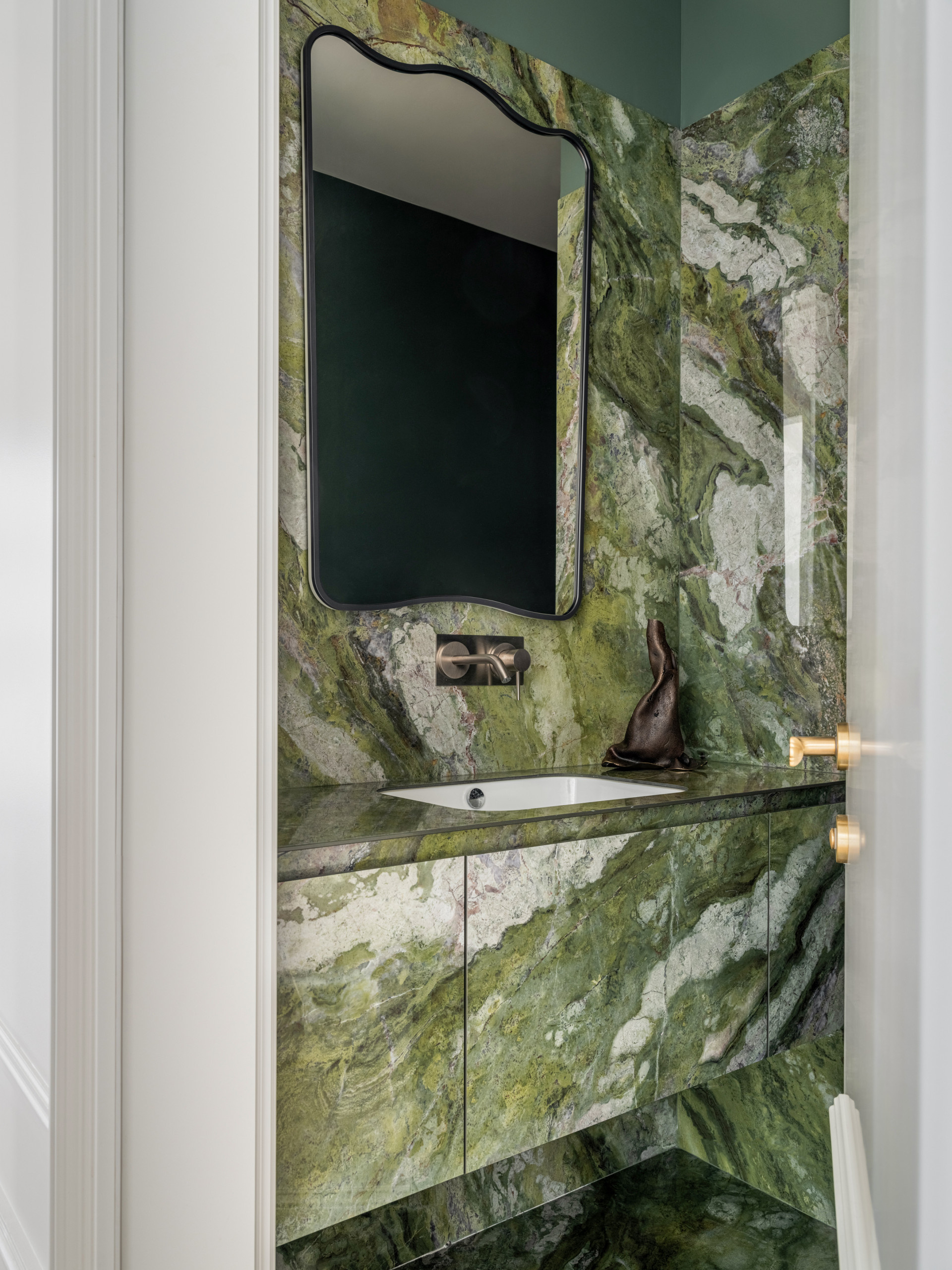 Барометр [июль 2022]: ванные комнаты — 13 проектов