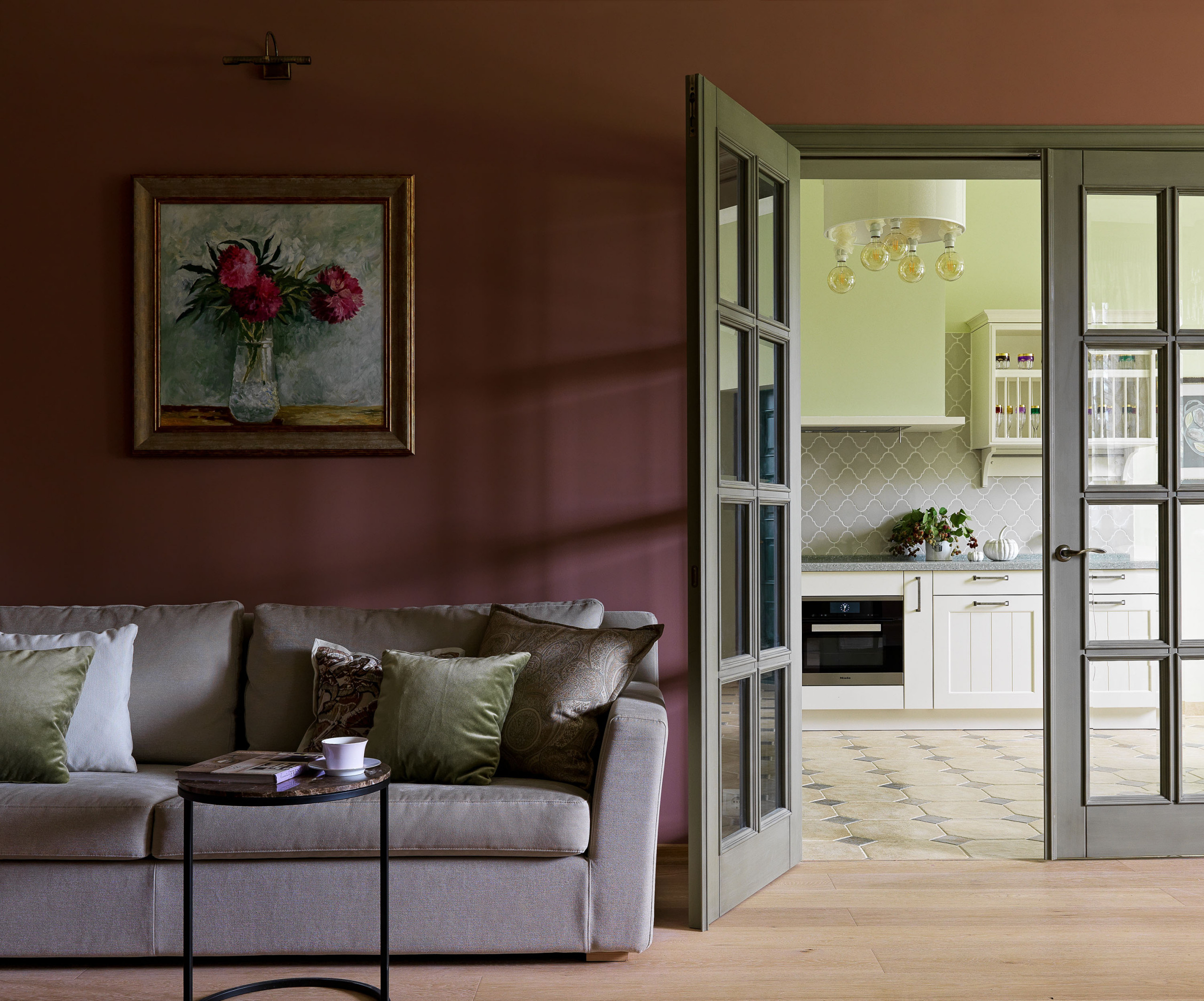 Houzz тур: Загородный дом с дроздами, стрекозами и бабочками