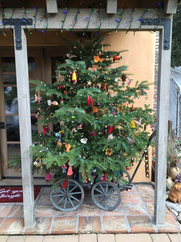 Фотоохота: 44 идеи, как украсить ёлку в этом году