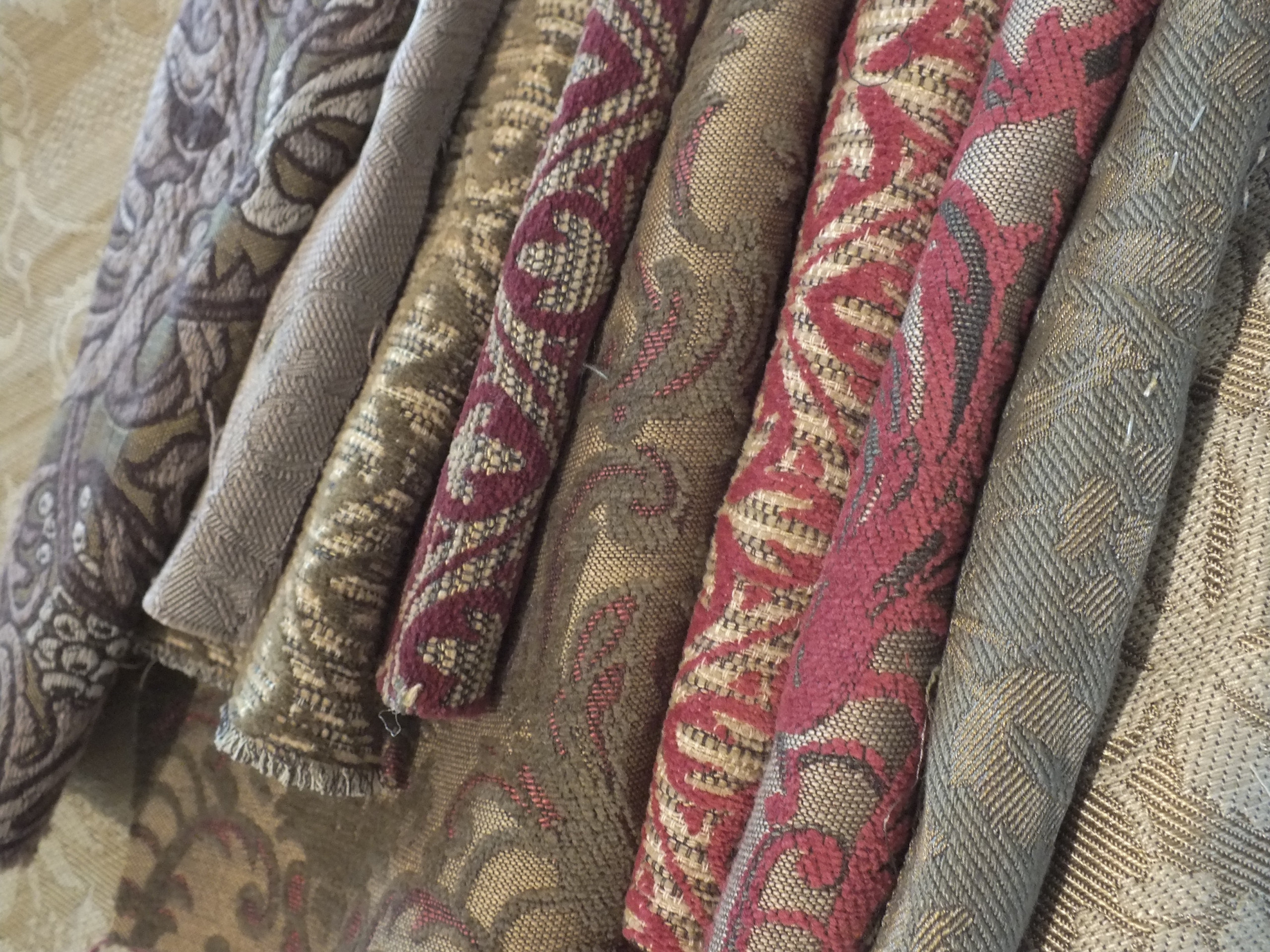 Честный обзор материалов: Как выбрать обивку для мягкой мебели