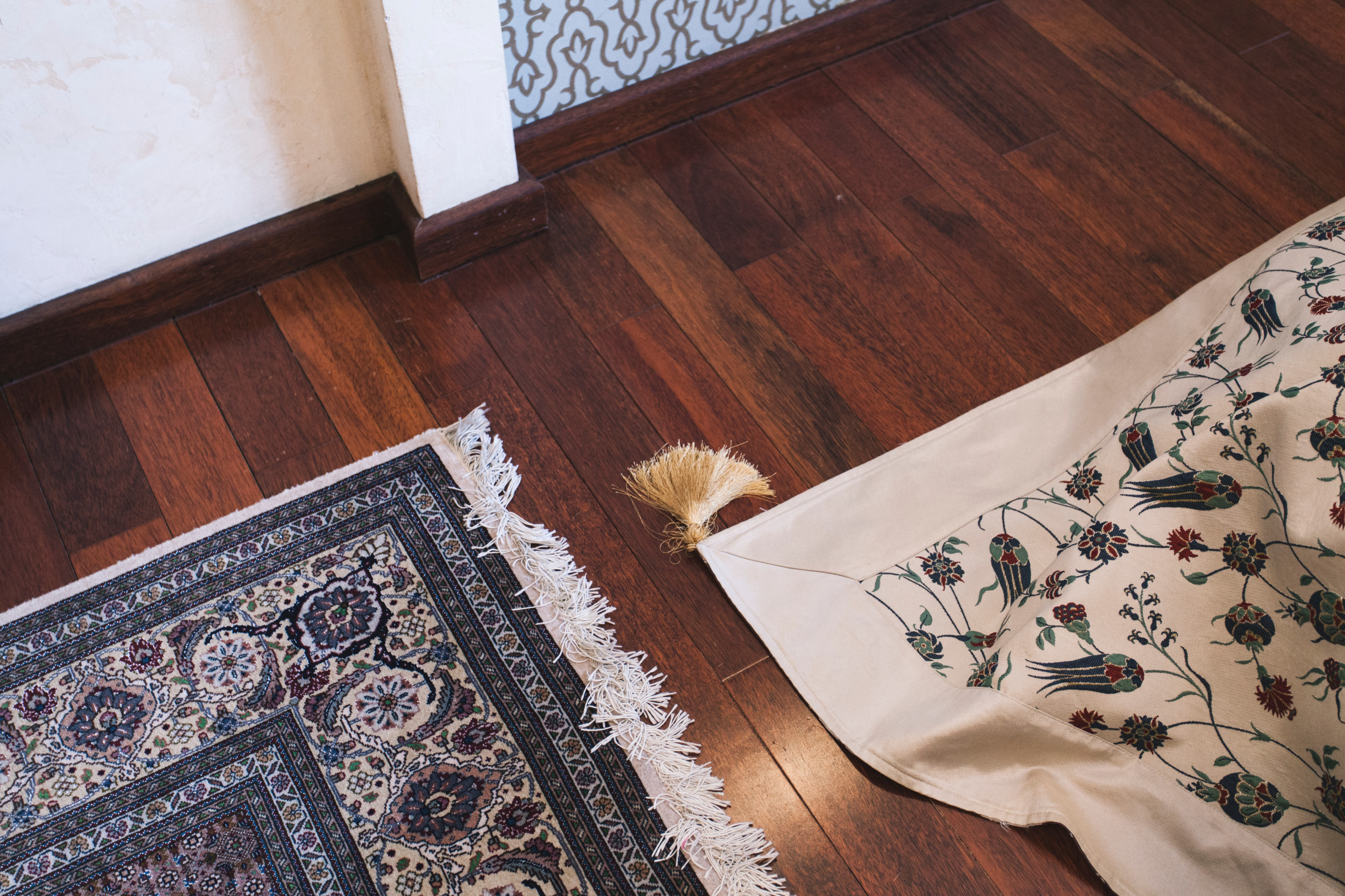 В гостях: Традиции лезгин на фоне интерьера с восточным уклоном