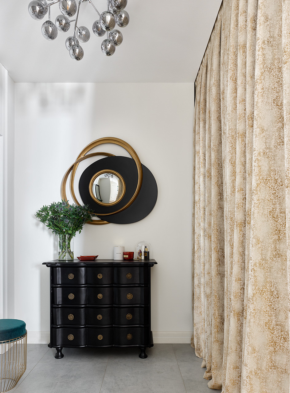 В гостях: Квартира с камином и открытым балконом