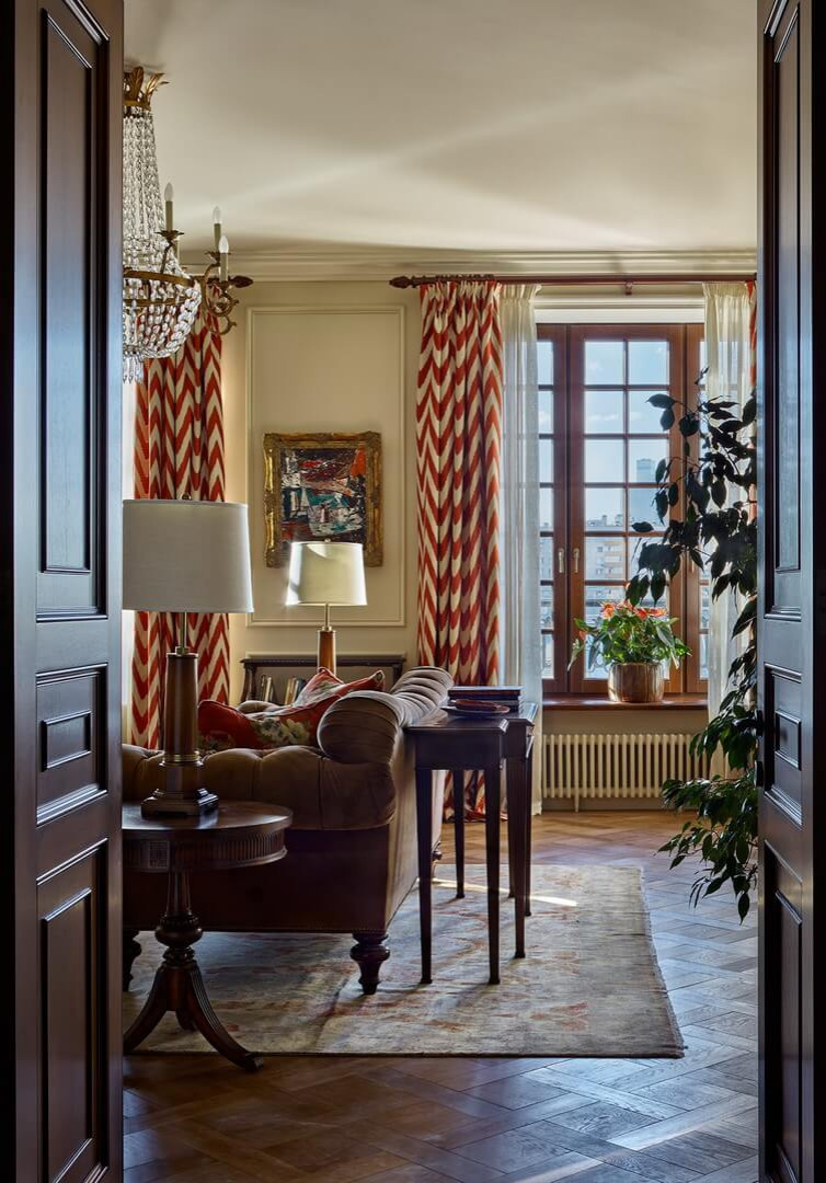 Houzz тур: Классический интерьер в современном жилом комплексе