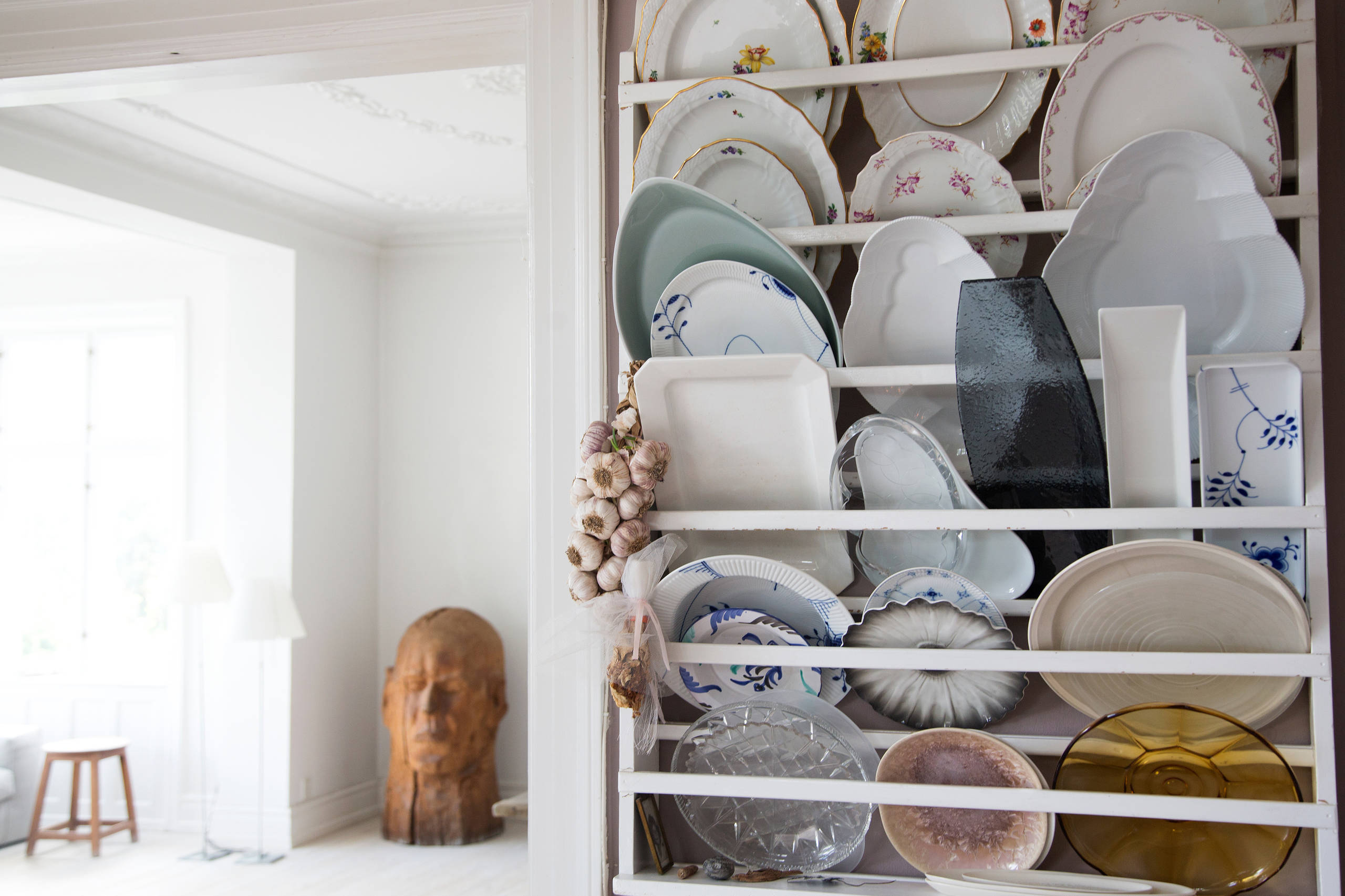 Чем занять пустую стену: Идеи декора, которые пора переосмыслить