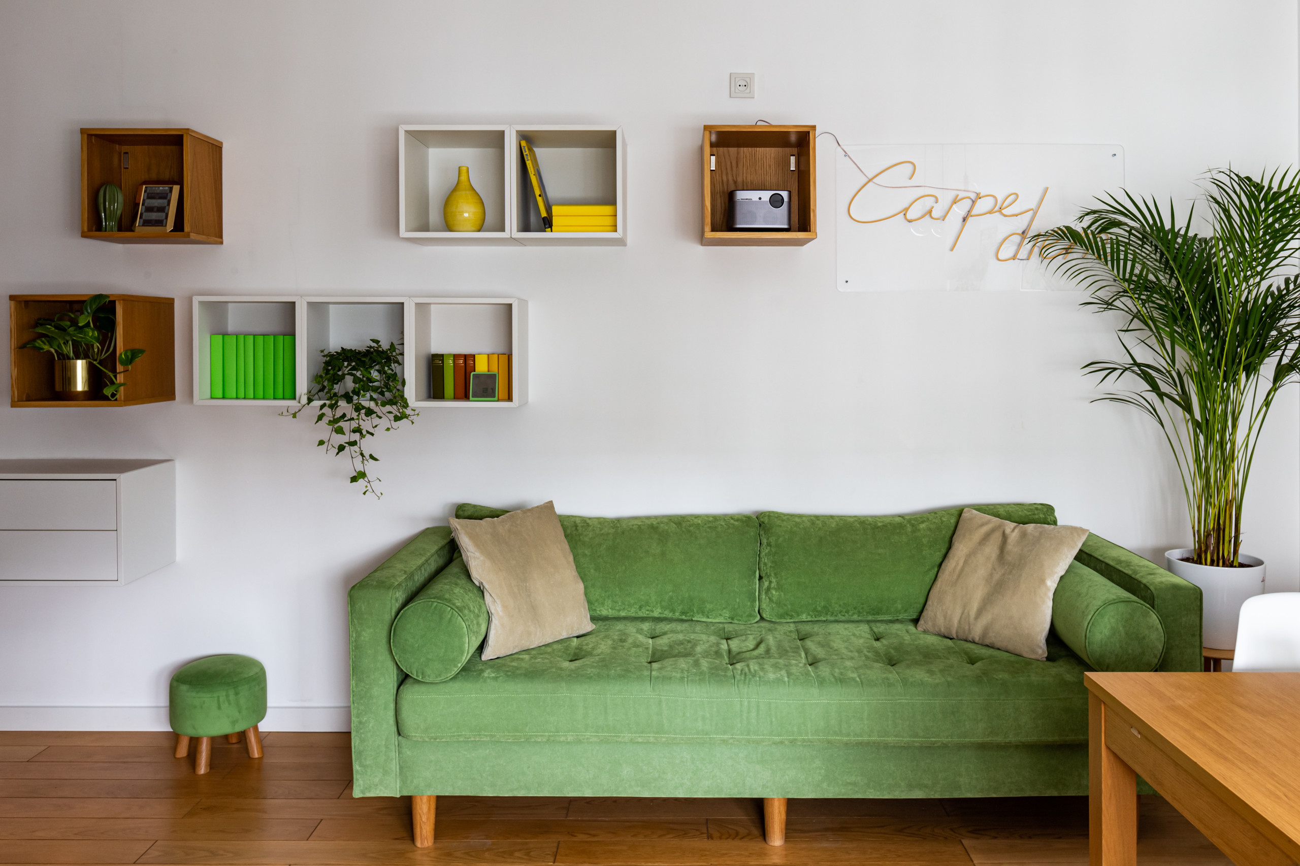 Проект недели: Солнечная кухня-гостиная для экспата