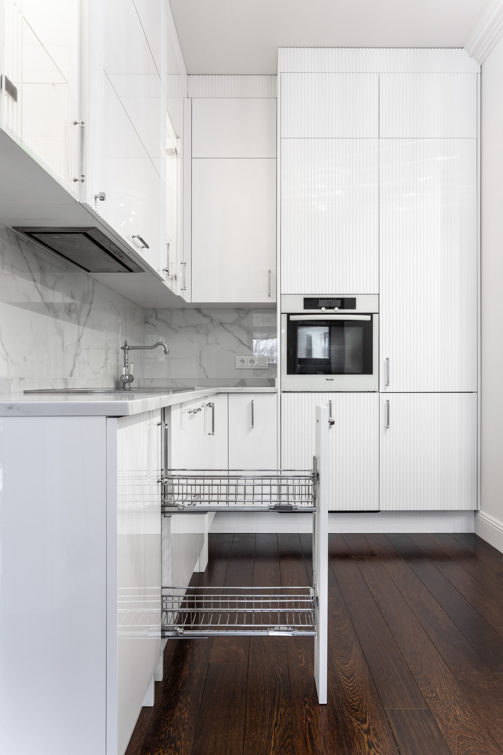 Нижний ярус: 11 советов по организации кухонных шкафов