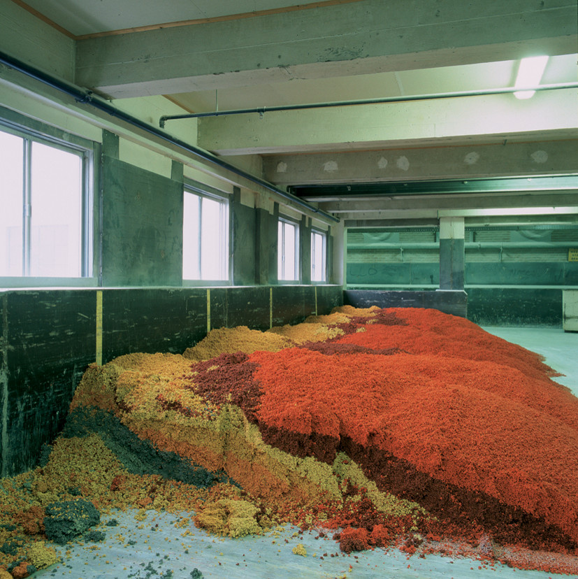 Портрет: Как делают мармолеум на фабрике в Нидерландах